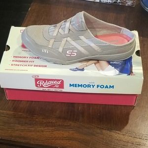 Sketchers Relaxed Fit Women's Shoes